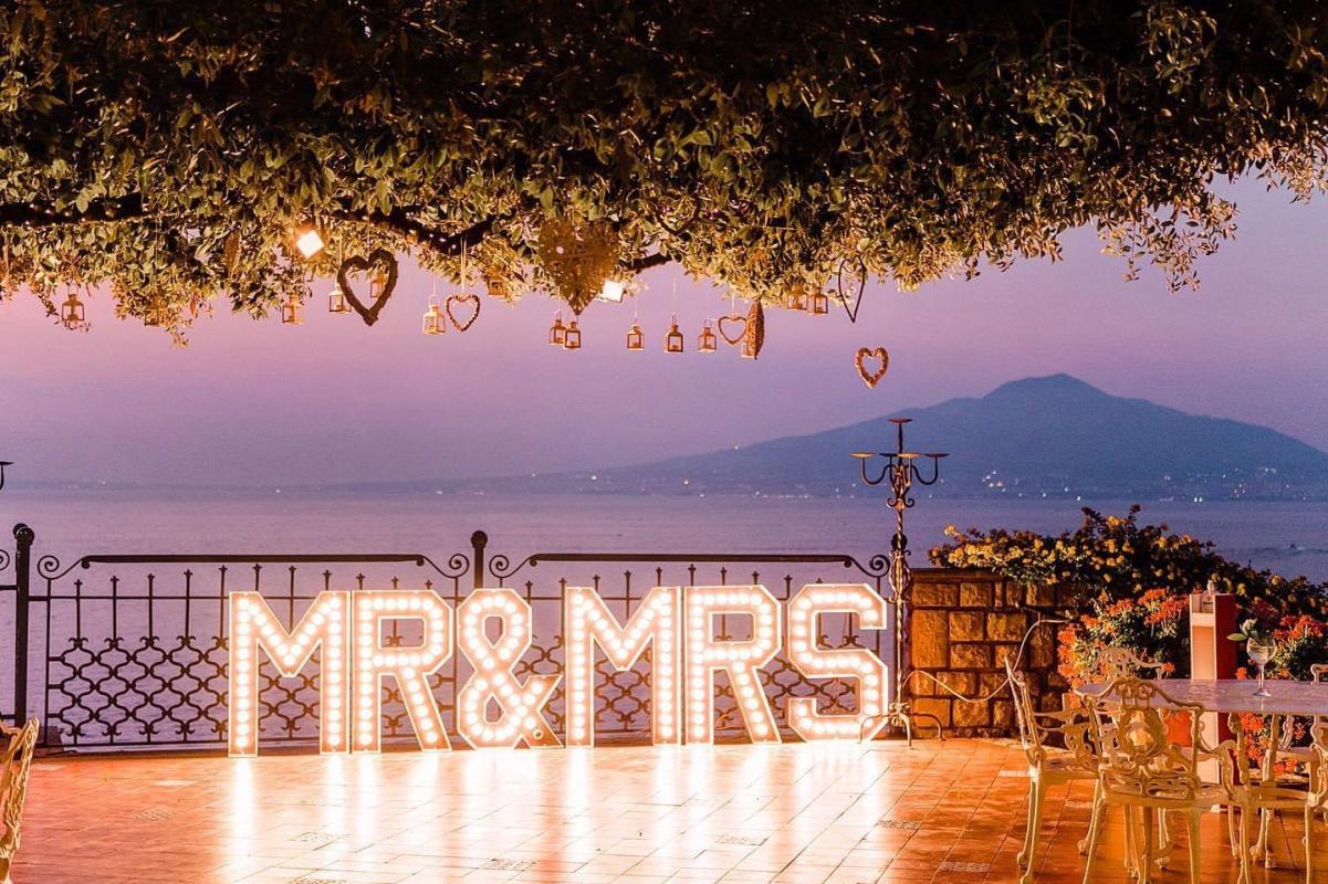 Mr & Mrs Lettere Giganti